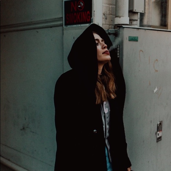 Meet your Posher, Jessica - Picture 3 of 8